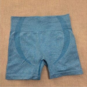 blue biker shorts w/ scrunch